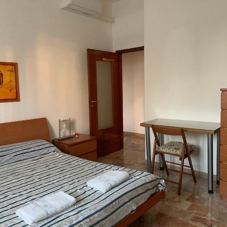 Comfortable Apartament 2 Bedroom Suitable 2-5 Pax Μπολόνια Εξωτερικό φωτογραφία
